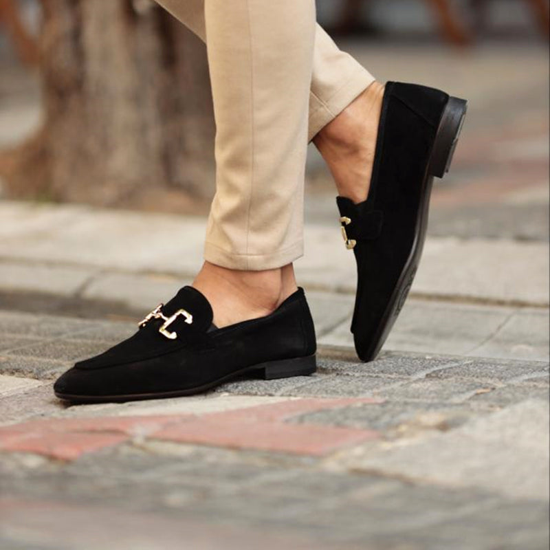 Elegant men's loafers in suede leather with horsebit detail