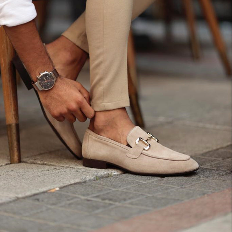 Elegant men's loafers in suede leather with horsebit detail