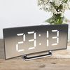 Digital LED-vekkerklokke med buet speildisplay
