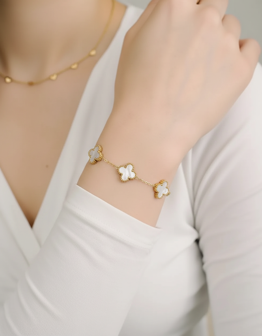 Elegant armbånd med kløvermotiv – FlowerShine