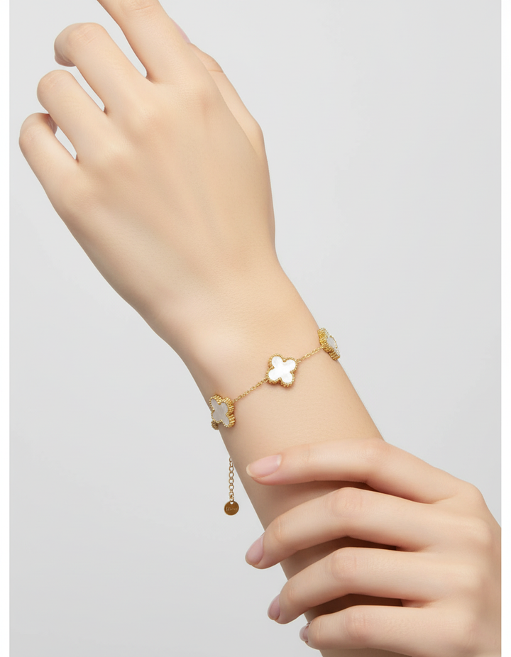 Elegant armbånd med kløvermotiv – FlowerShine