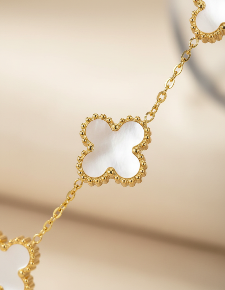 Elegant armbånd med kløvermotiv – FlowerShine