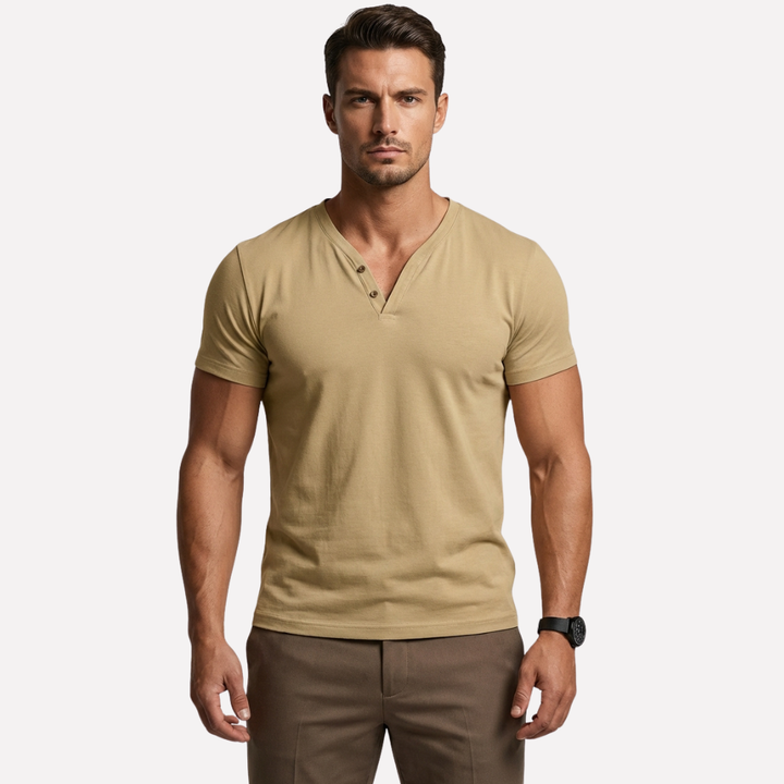 Klassisk herreskjorte med V-hals – tidløs eleganse møter hverdagskomfort