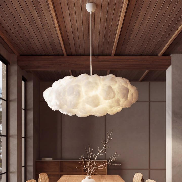 Skyformet LED-taklampe i PVC og metall