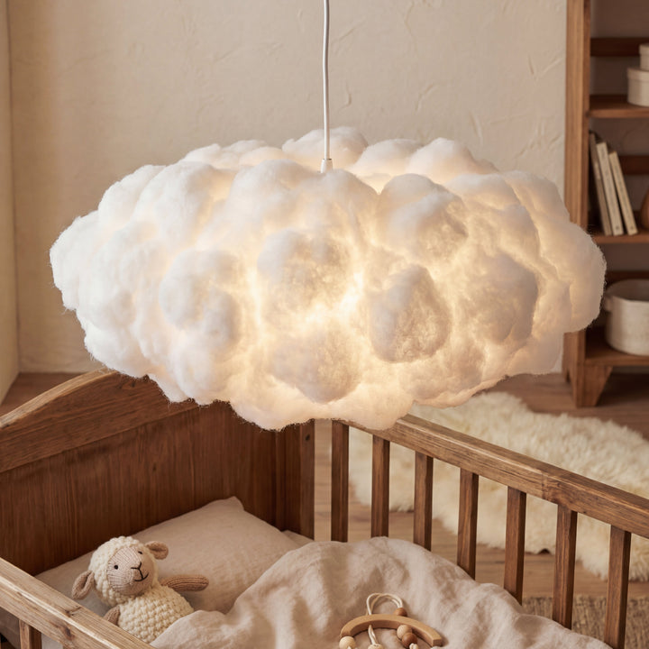 Skyformet LED-taklampe i PVC og metall