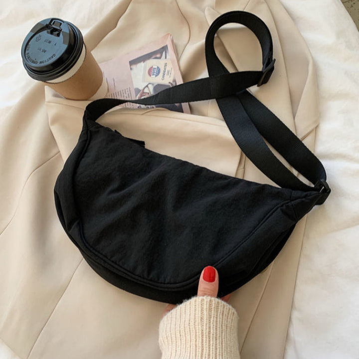 Geräumige Schultertasche aus Nylon für Frauen