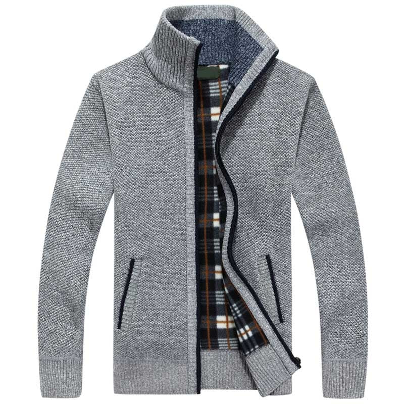 Knitted men's sweater with zipper for warmth and style