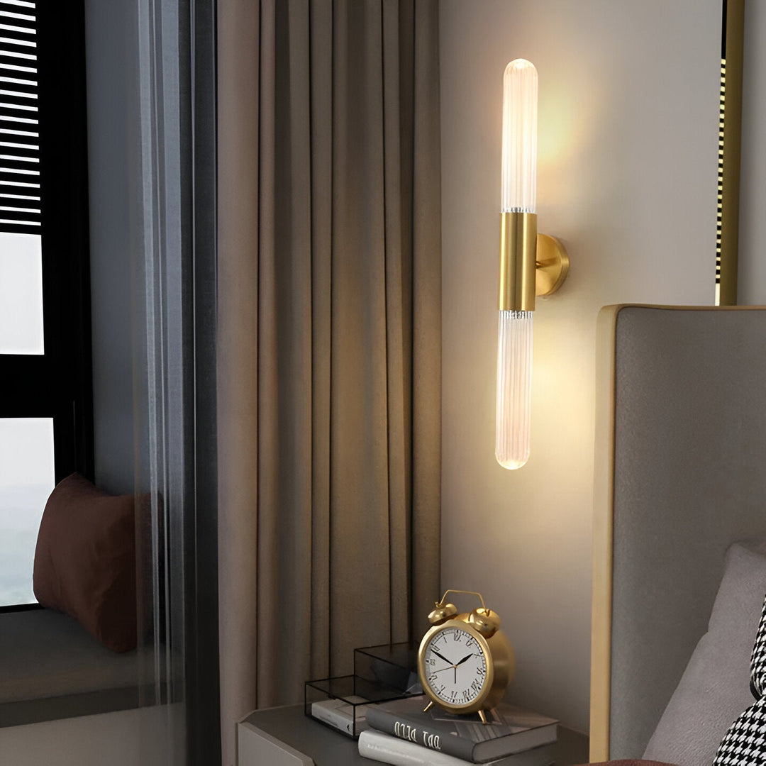 Nordisk Vegglampe i Glass med Vannbølgemønster i Messing LED 1 Lyskilde