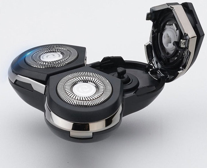 Rechargeable electric shaver for wet and dry use