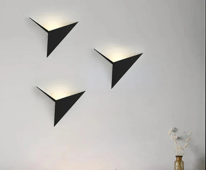 NoctiLux geometrisk LED-vegglampe | Moderne belysning for nattbord i moderne hjem