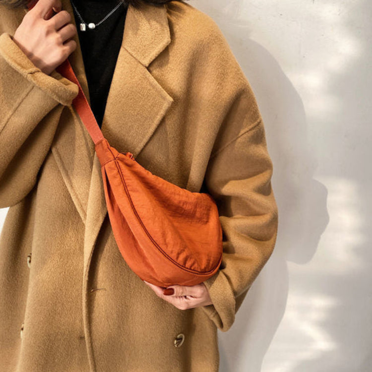 Geräumige Schultertasche aus Nylon für Frauen