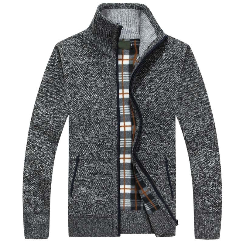 Knitted men's sweater with zipper for warmth and style