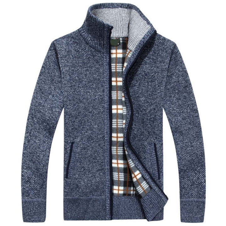 Knitted men's sweater with zipper for warmth and style