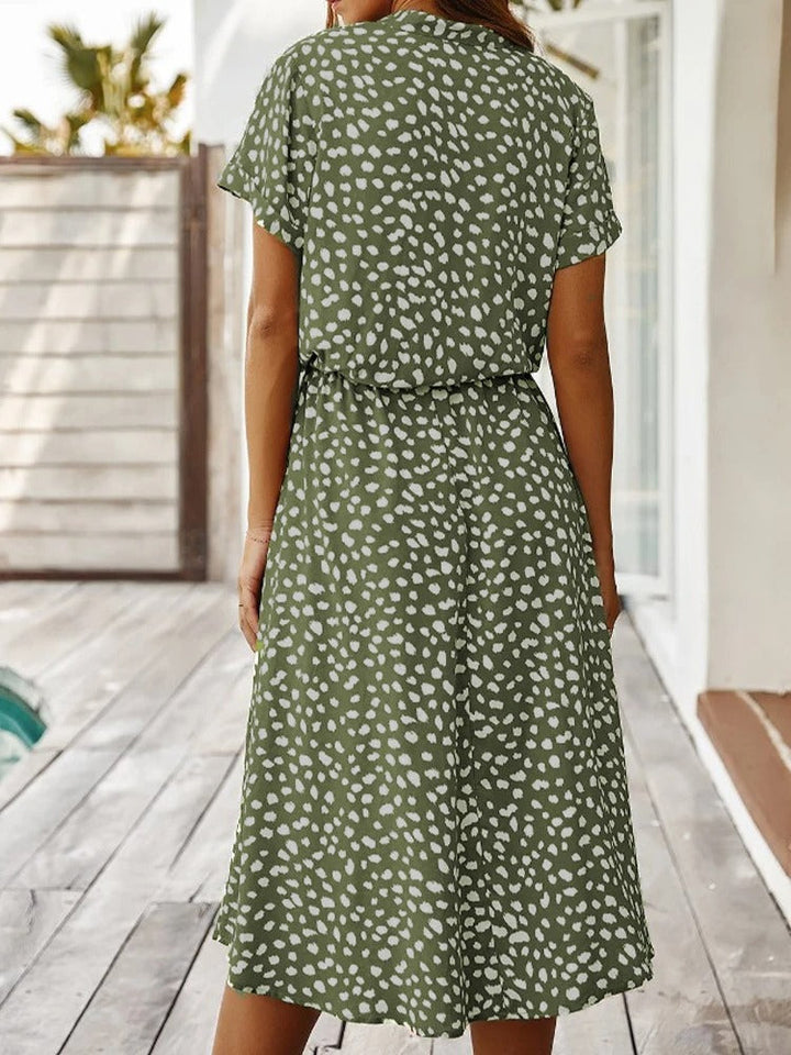 Elegant og komfortabel sommerkjole med print