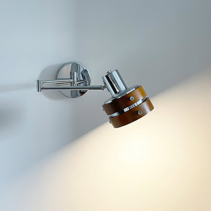 Vegglampe i krom og tre, retrostil