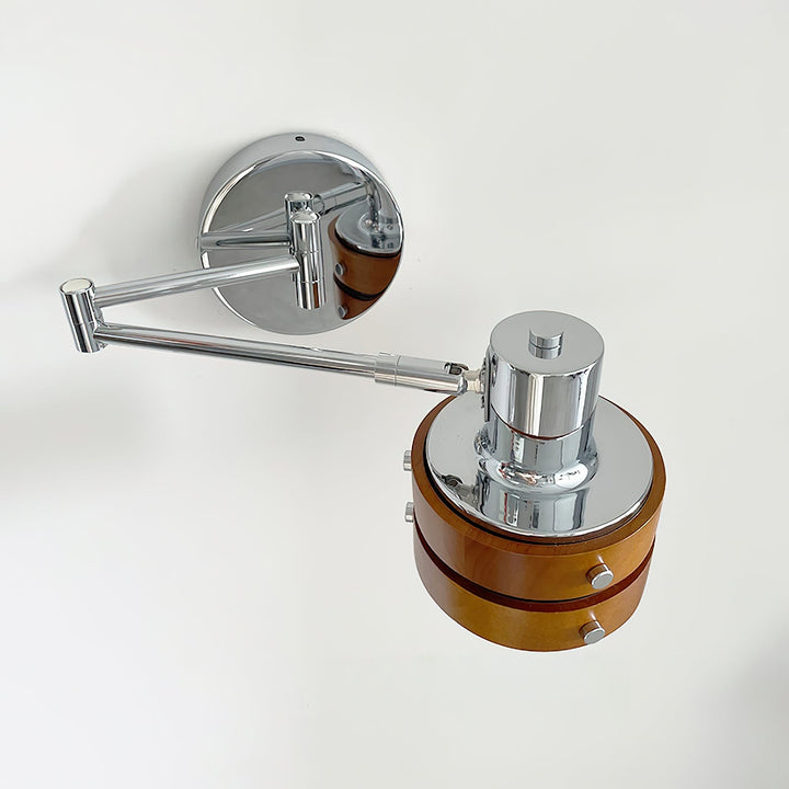 Vegglampe i krom og tre, retrostil