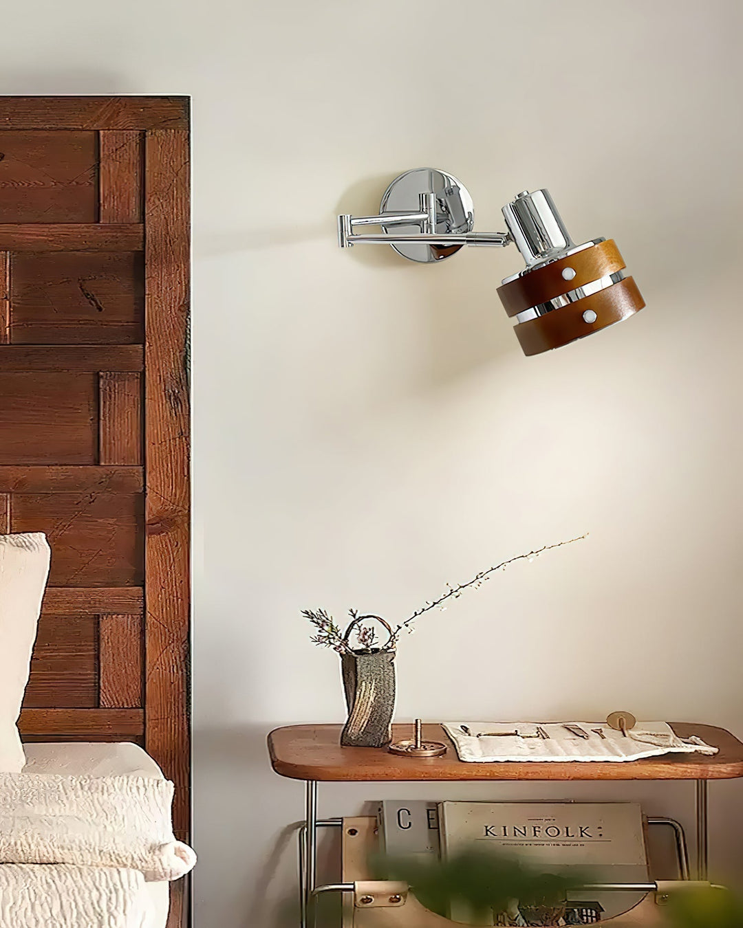 Vegglampe i krom og tre, retrostil