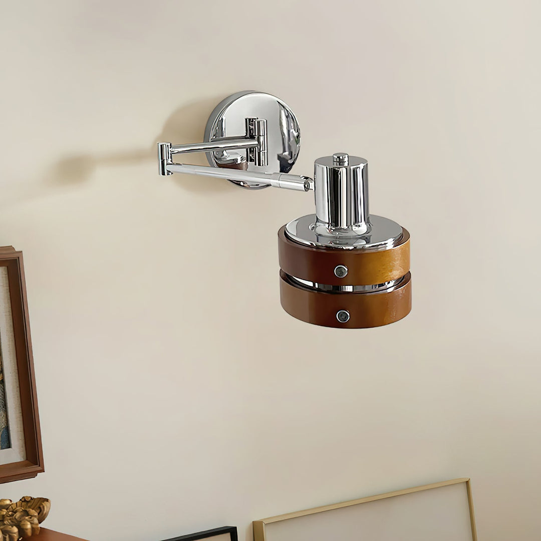 Vegglampe i krom og tre, retrostil