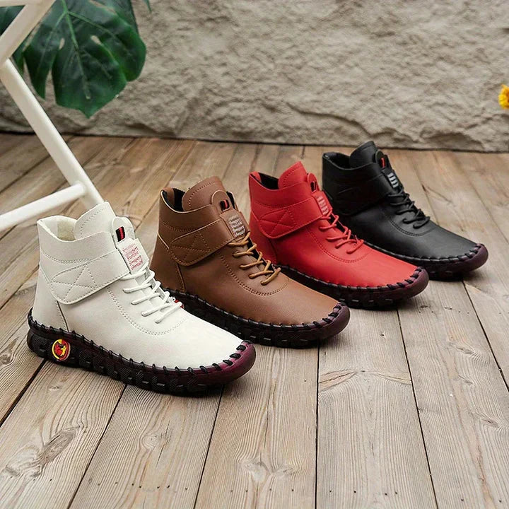 Relaxed hiking and outdoor shoes for women
