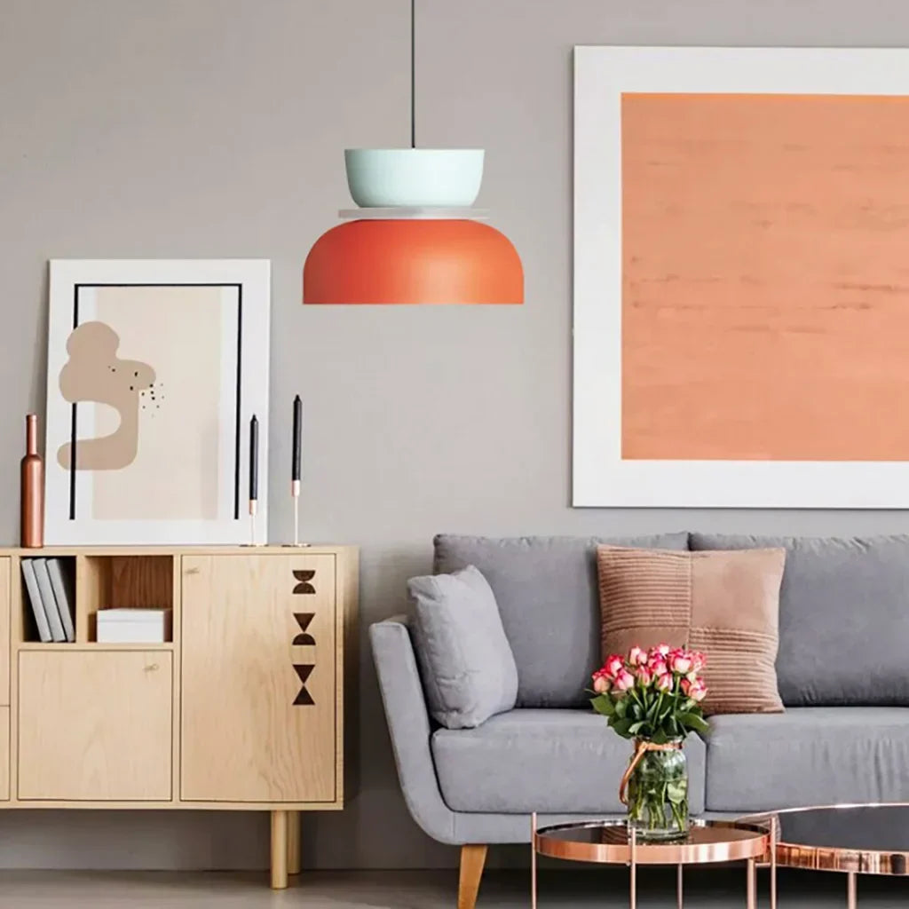 Hengelampe i akryl med fargeblokk, nordisk stil