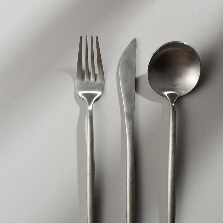 Minimalistisk bestikk til moderne bord - PureSet