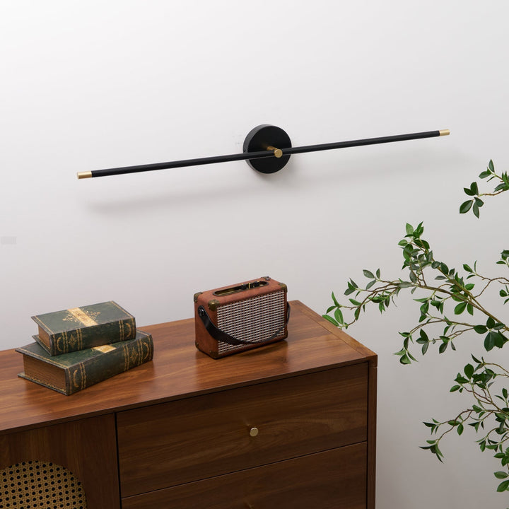 Minimalistisk lineær vegglampe med to armer i moderne stil