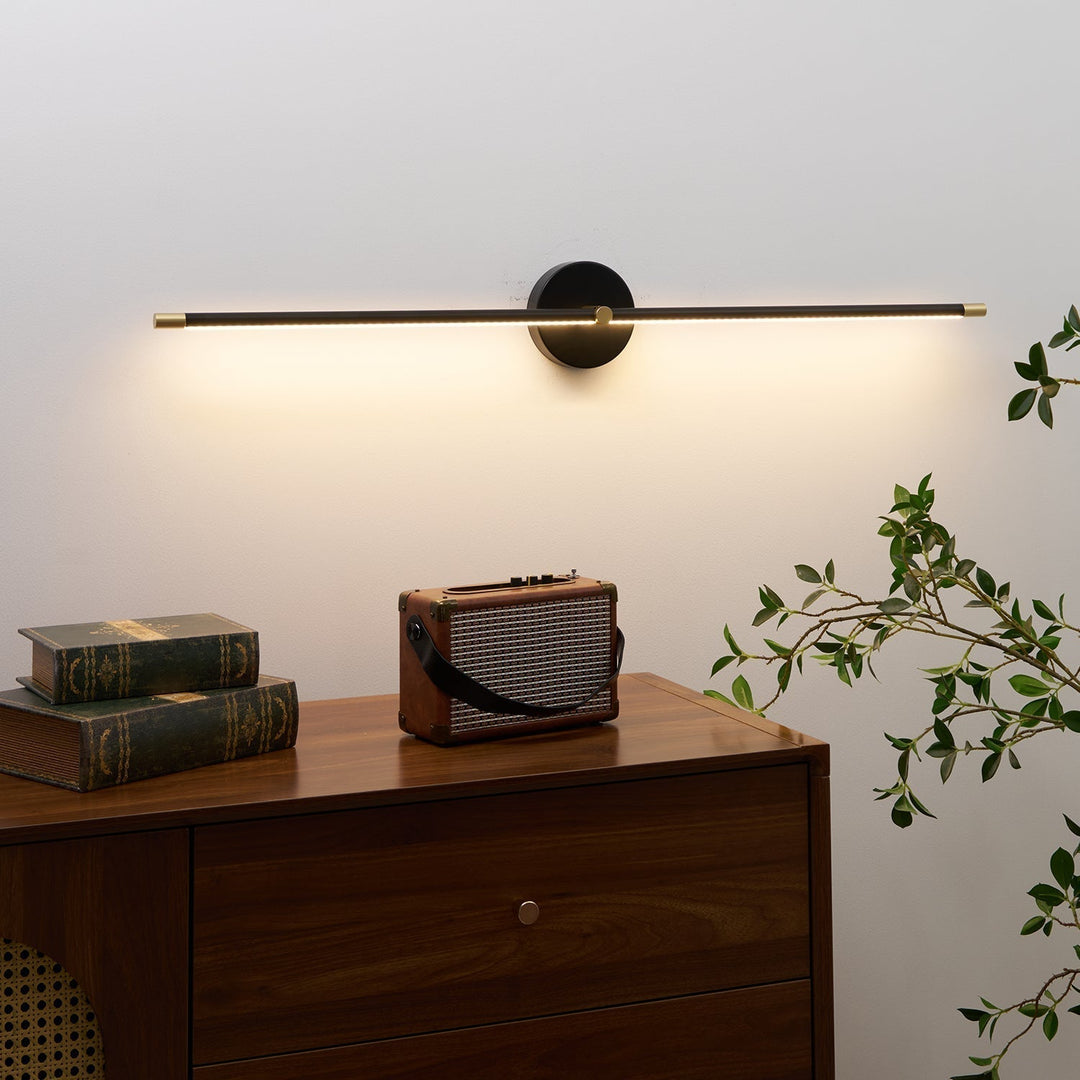 Minimalistisk lineær vegglampe med to armer i moderne stil