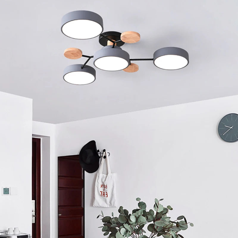 Slank Designtaklampe med Håndverksdetalj