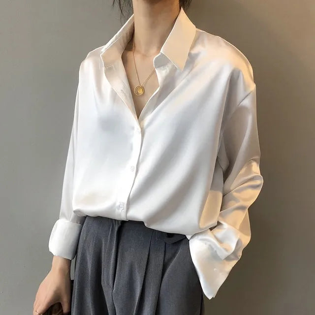 Lässige lockere Bluse mit luxuriösem Stoff