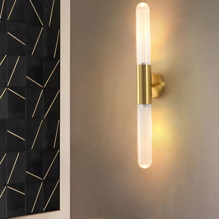 Nordisk Vegglampe i Glass med Vannbølgemønster i Messing LED 1 Lyskilde