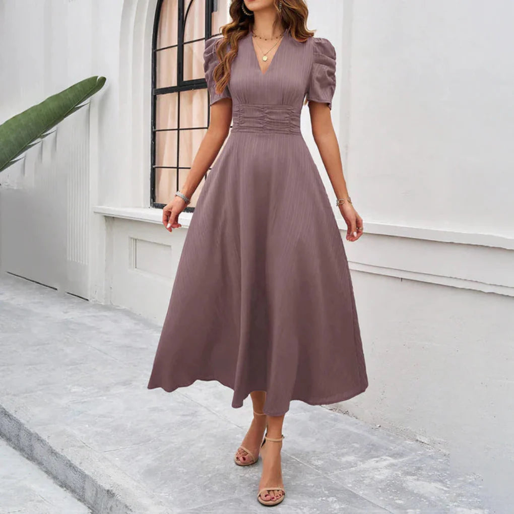 Midikleid mit geraffter Taille, Passform und Schwung