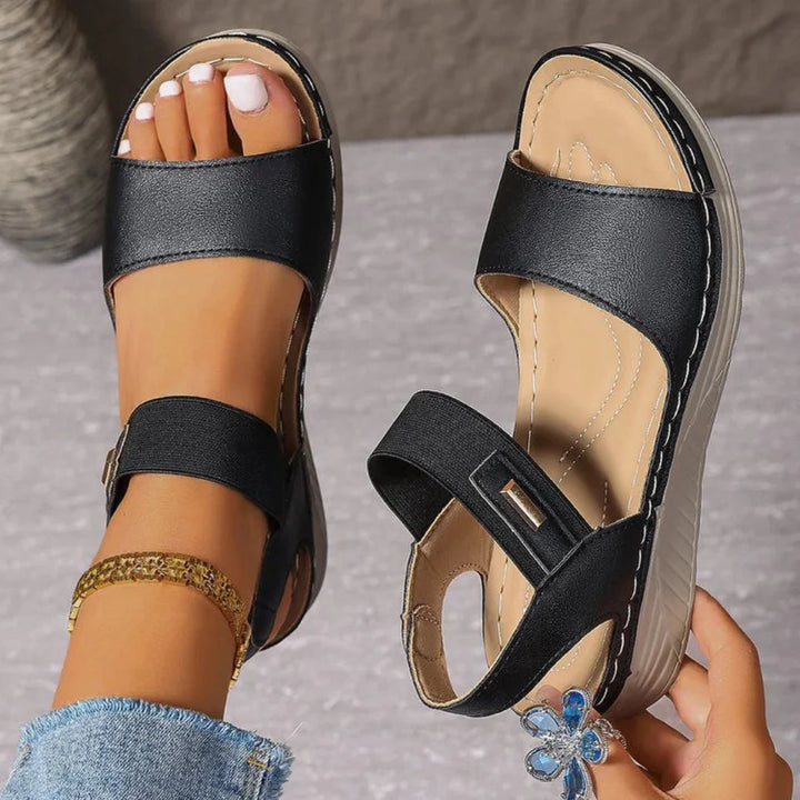 Women's sandals with open toe and padding