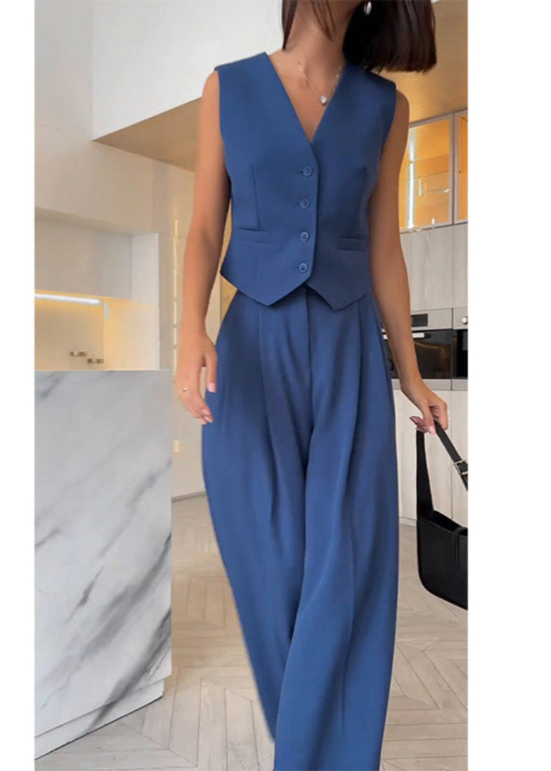 Elegant sleeveless blazer set for women