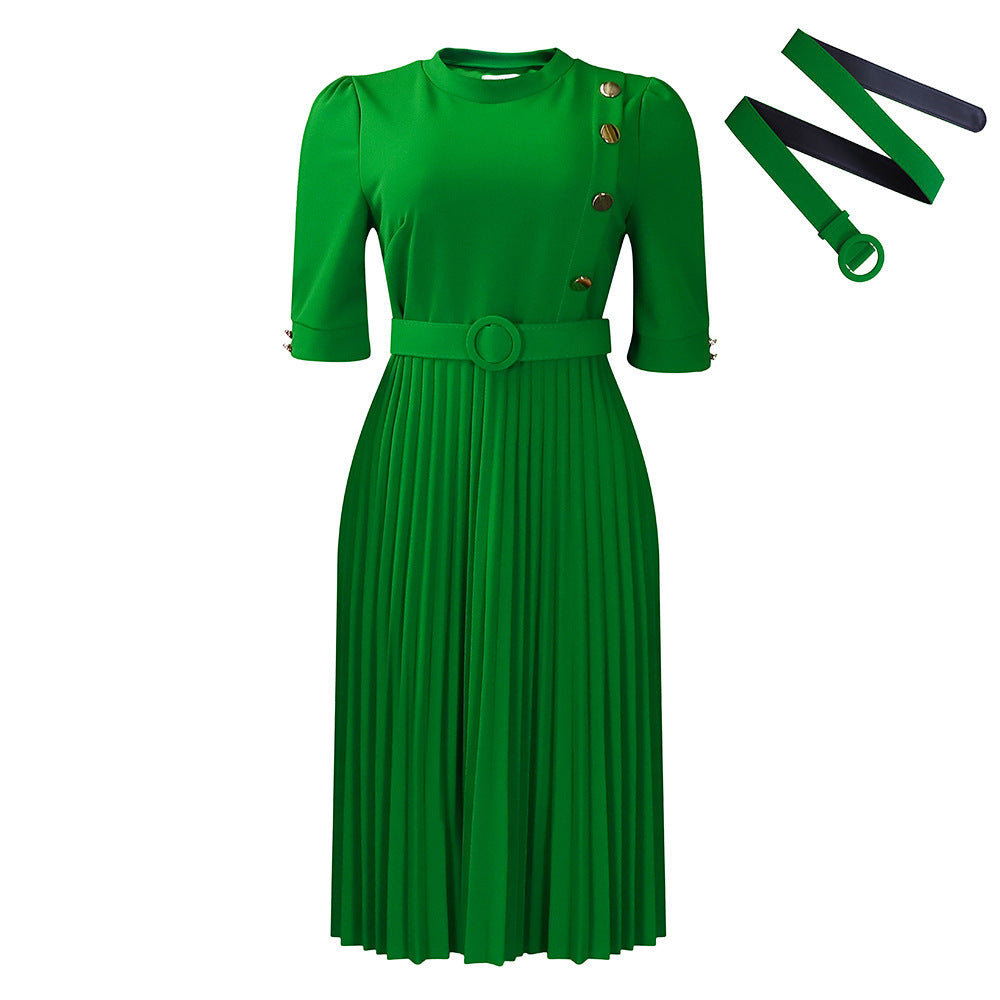 Plissert, uanstrengt kjole med V-hals