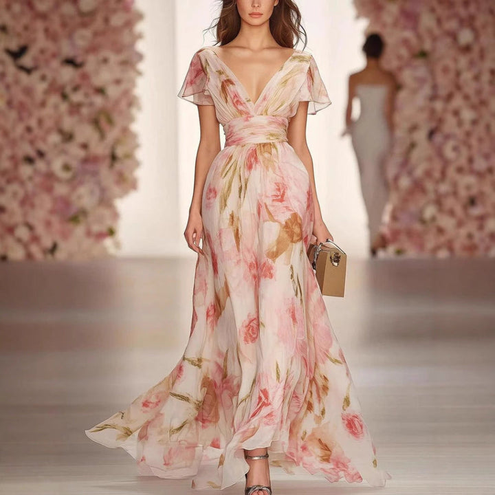 Maxi dress with fluttering sleeves and fit
