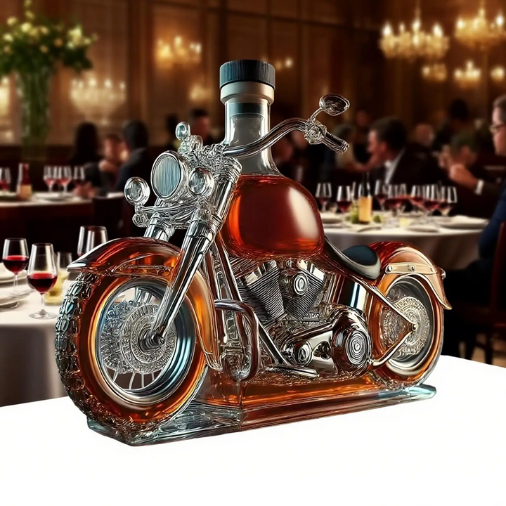 Whiskykaraffel i Form av en Harley-Motorsykkel for Hjemmebar