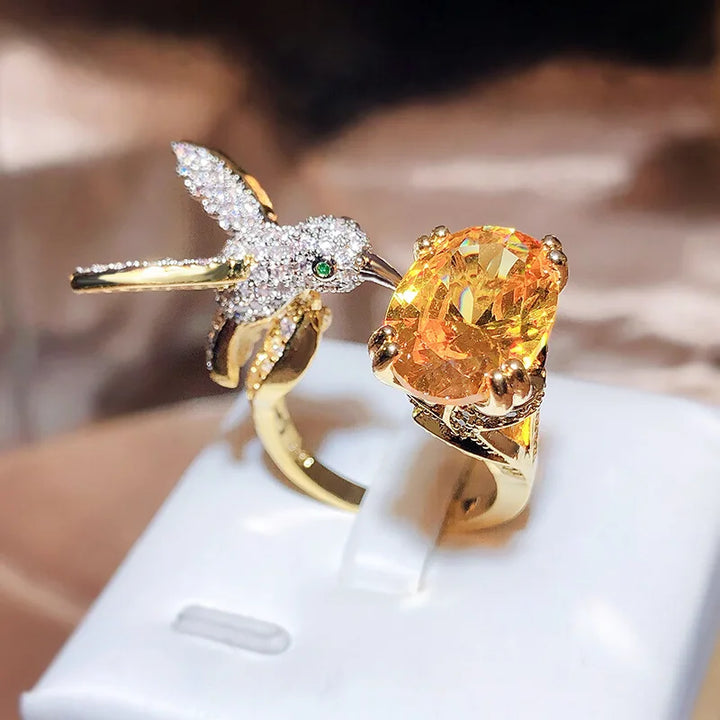 Justerbar Kolibri Edelsteinring – Zirkon, 14K forgylt gull
