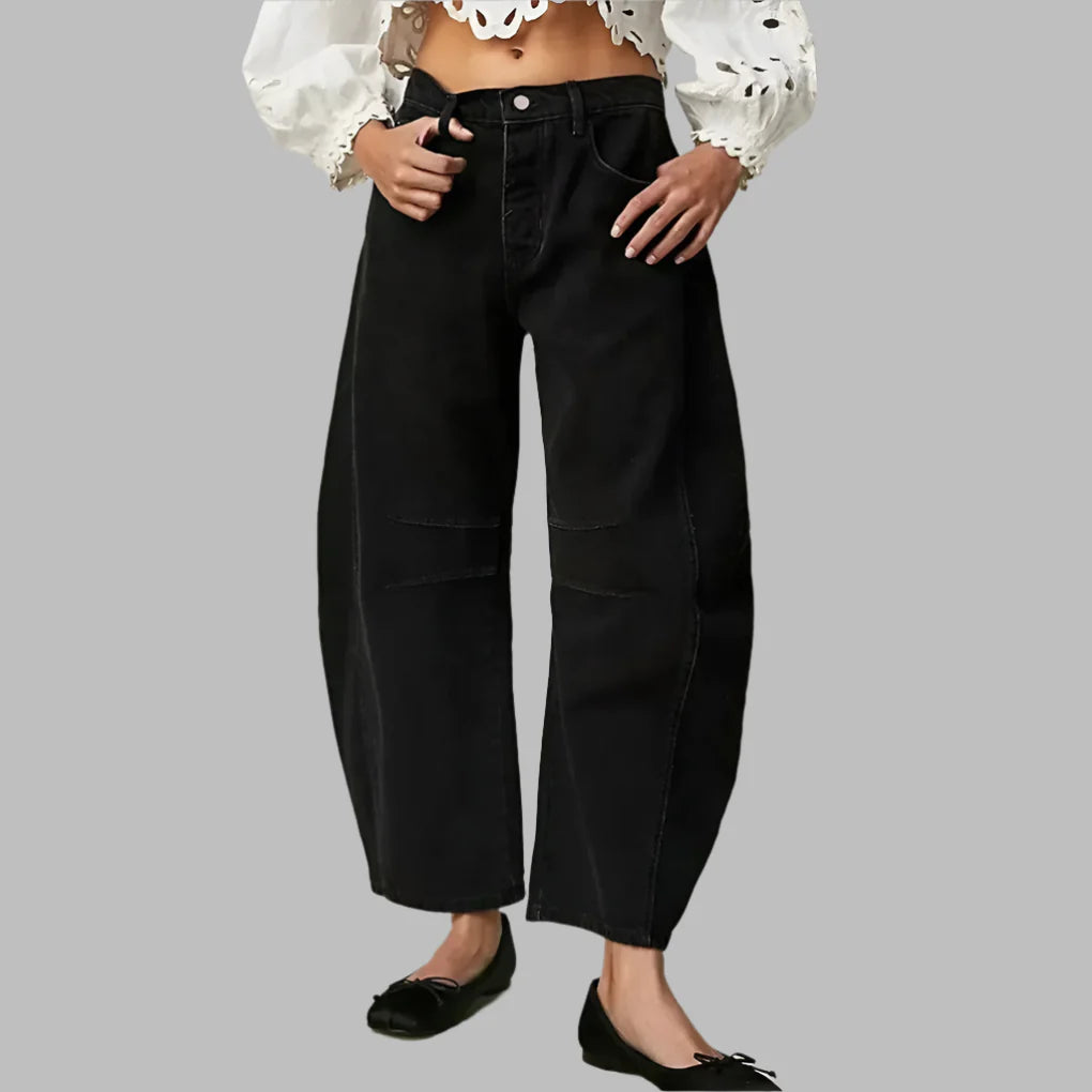 Damenjeans mit weitem Bein