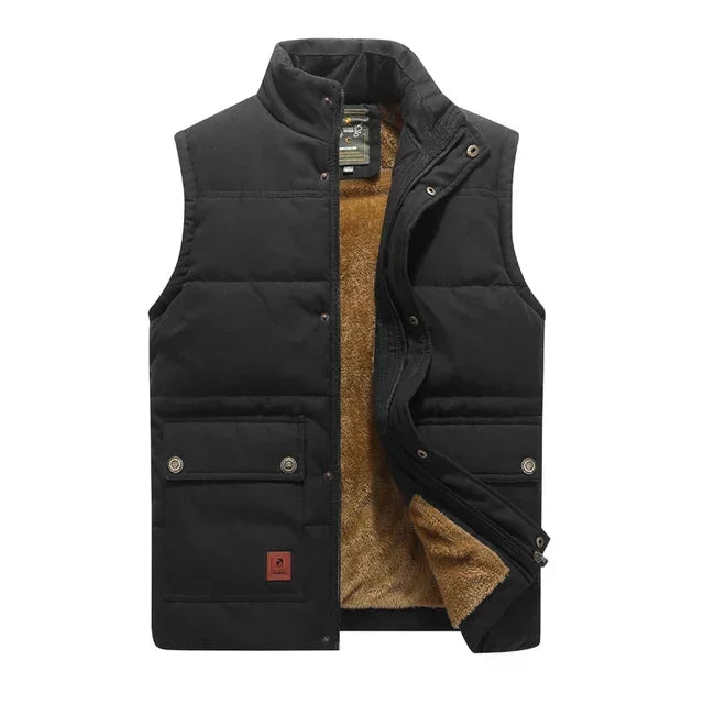 Stylish and lightweight men's vest for all seasons