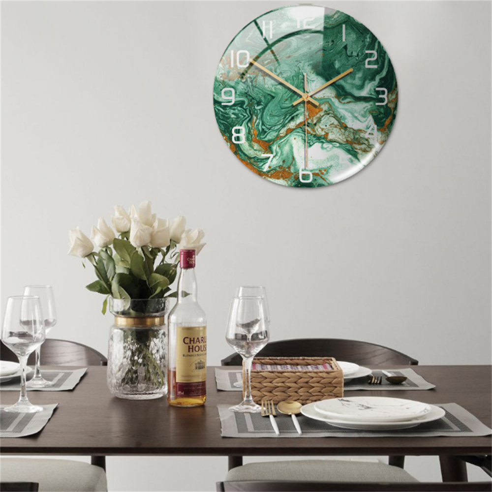 Elegant veggklokke med marmoreffekt – MarbleTime