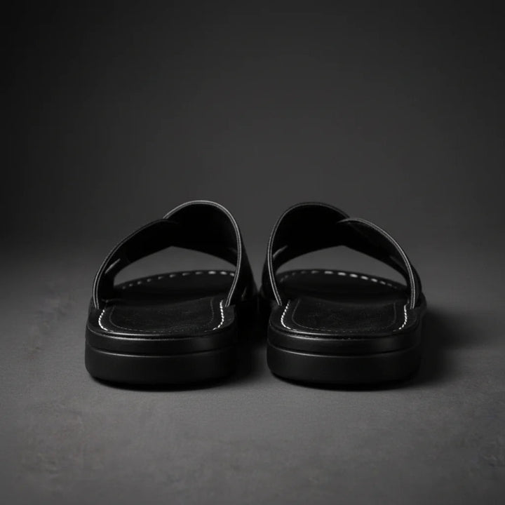 Sandaler til herre | Kryssede remmer og behagelig innstigning