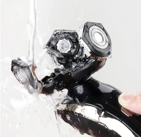 Rechargeable electric shaver for wet and dry use
