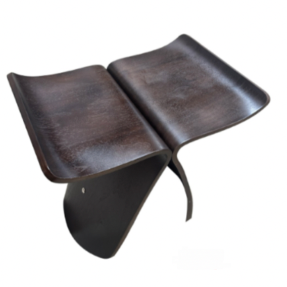 Elegant Sommerfuglkrakk – Tidløst Design for Stue og Gang
