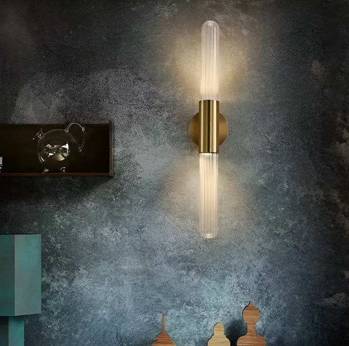 Nordisk Vegglampe i Glass med Vannbølgemønster i Messing LED 1 Lyskilde