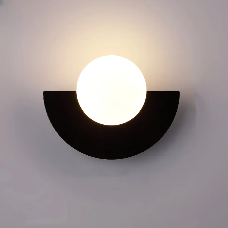 Moderne LED-vegglampe i geometrisk halvsirkelstil