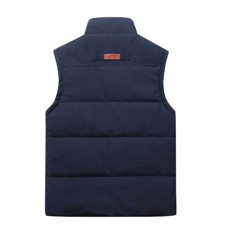 Stylish and lightweight men's vest for all seasons
