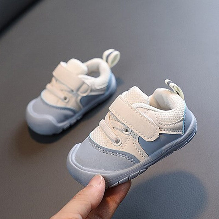 Flexible barefoot baby shoes