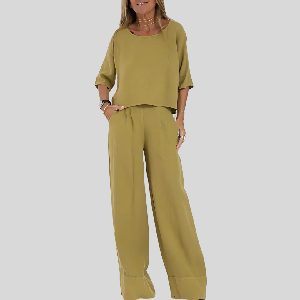 Women's set in linen blend with relaxed fit and two pieces