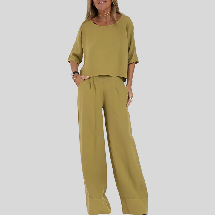 Women's set in linen blend with relaxed fit and two pieces