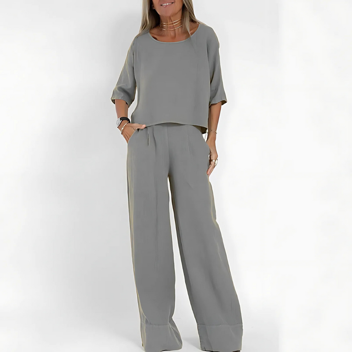 Women's set in linen blend with relaxed fit and two pieces